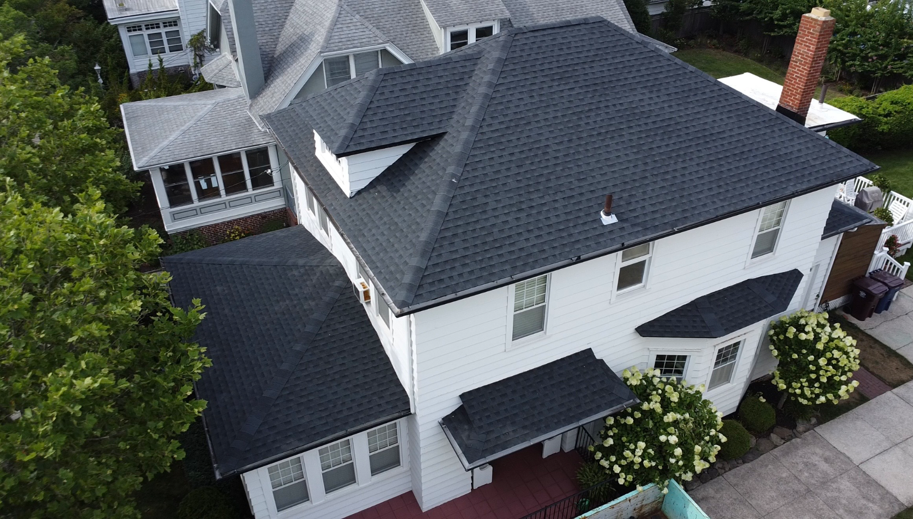 Finished architectural shingle roof from A&J’s project gallery